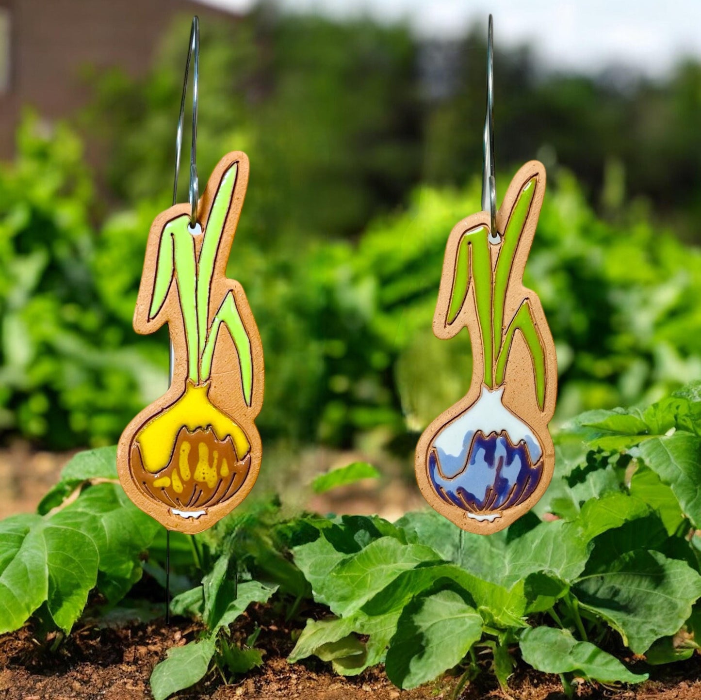 Yellow or Purple Onion Garden Marker Ornament w/ Wire Stake