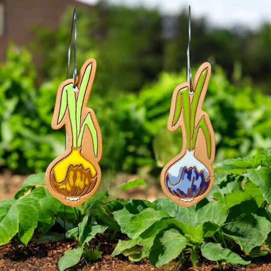 Yellow or Purple Onion Garden Marker Ornament w/ Wire Stake